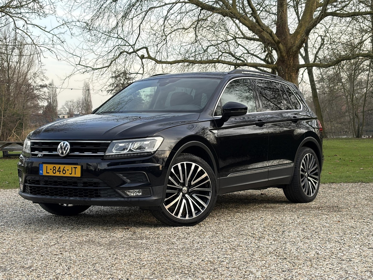 Volkswagen Tiguan - 150 PK TSI DSG R-Line, 20" velgen, Trekhaak - AutoWereld.nl