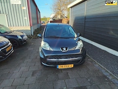 Peugeot 107 - 1.0-12V Millesim 200 Zeer lux, s airco NL auto Nap 180556