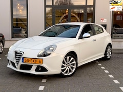 Alfa Romeo Giulietta - 1.4 T Distinctive|Automaat|Leer|Stoelverwarming