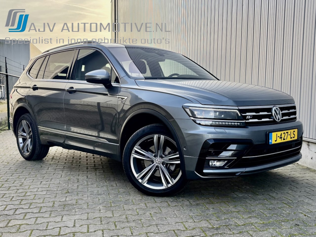 Volkswagen Tiguan Allspace - 1.5 TSI AUT R-LINE 7PERS. PANODAK TREKHAAK - AutoWereld.nl