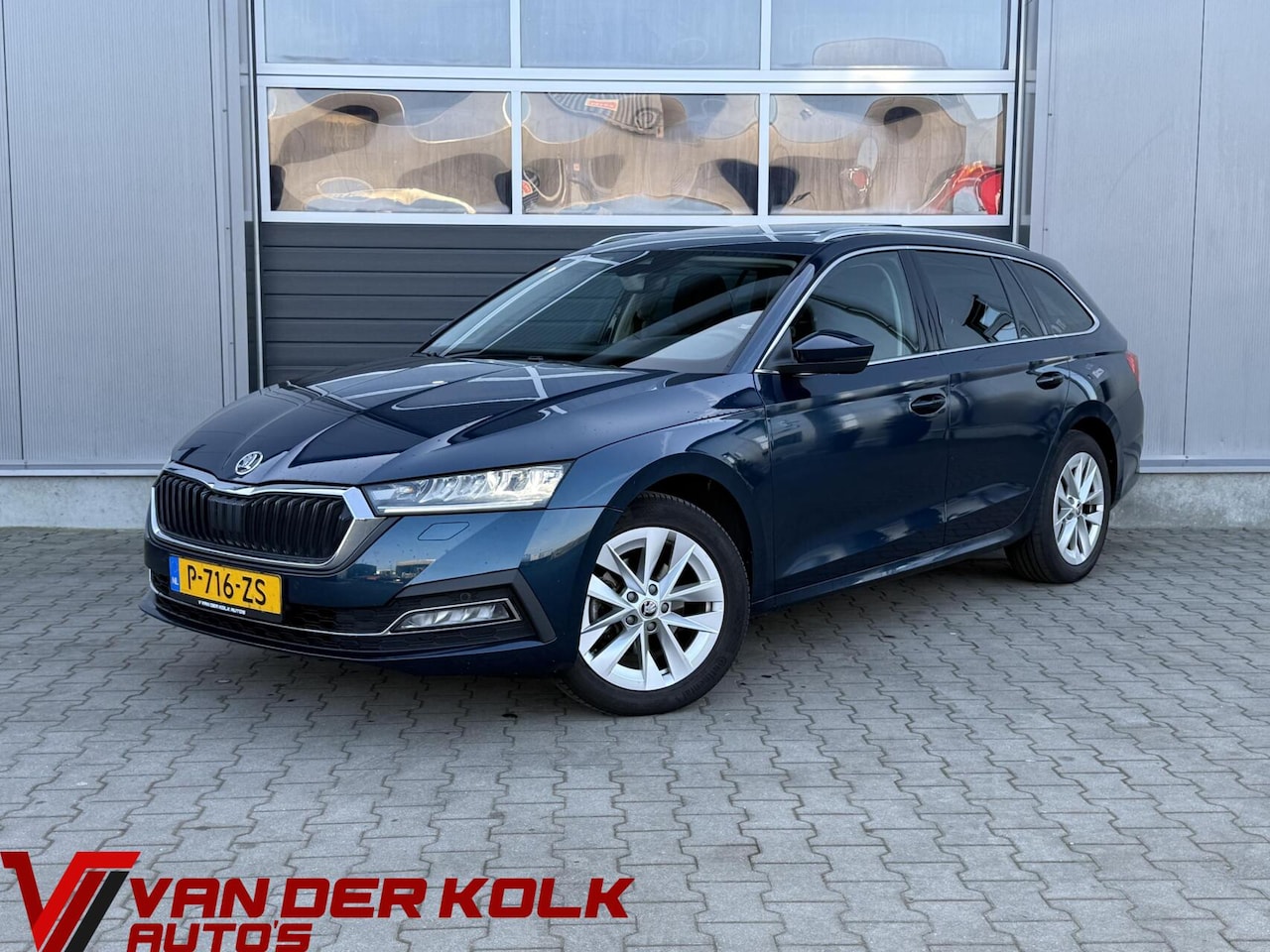 Skoda Octavia Combi - 1.0 TSI Sport Business | Panorama | Digital Cockpit | LED | Trekhaak | CarPlay | Stuur/Sto - AutoWereld.nl