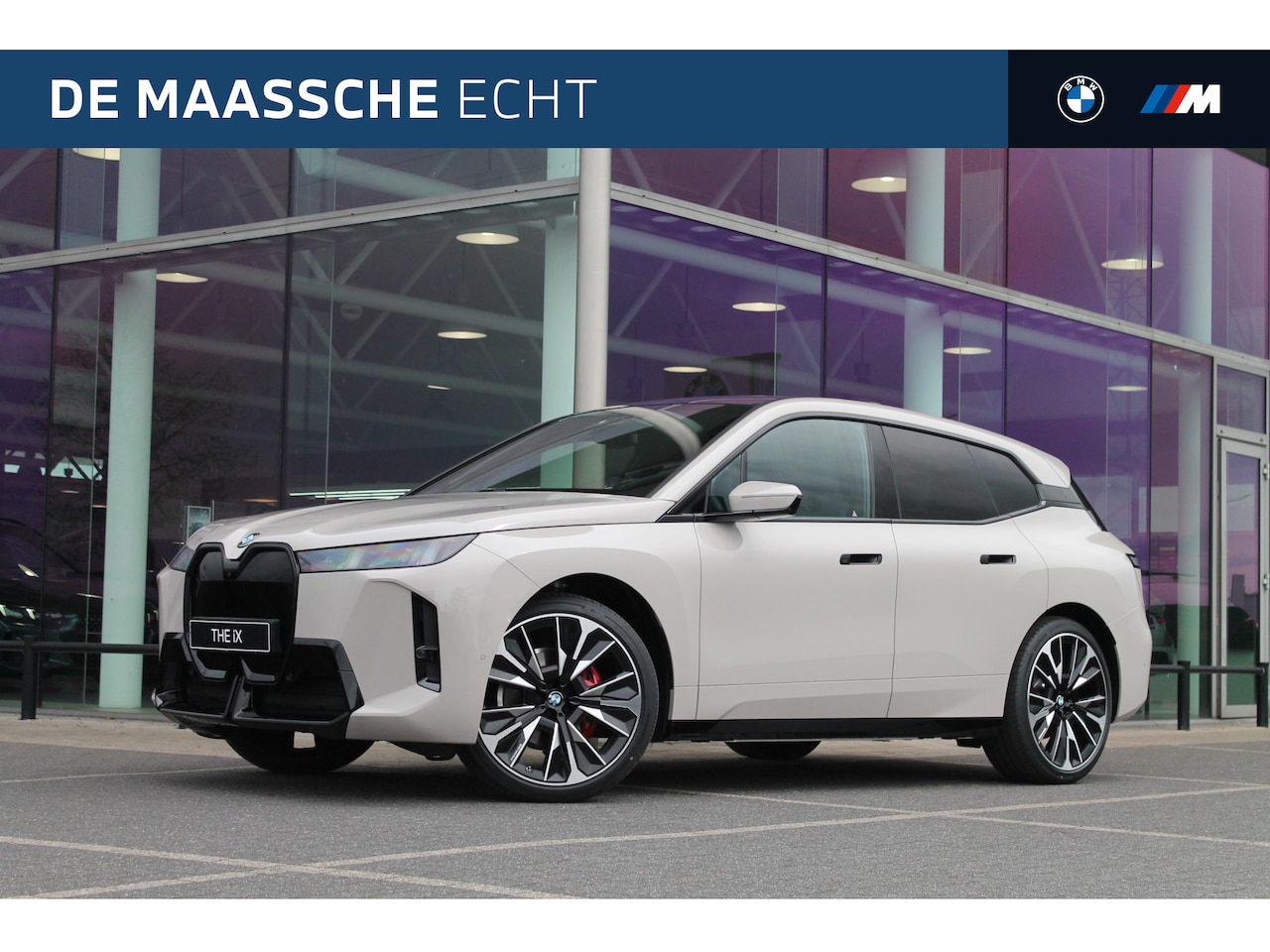 BMW iX - xDrive60 M Sport / Panoramadak Sky Lounge / Trekhaak / M Multifunctionele Stoelen / Soft-C - AutoWereld.nl
