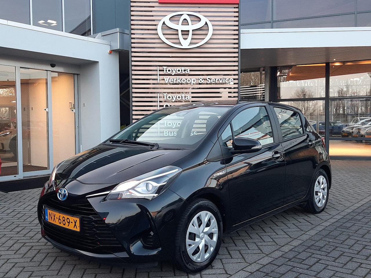Toyota Yaris - 1.5 Hybrid Aspiration 1.5 Hybrid Aspiration - AutoWereld.nl