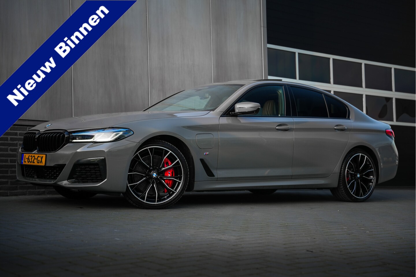 BMW 5-serie - 545e xDrive 395 pk Business Edition Plus M-Sportpakket /BTW-Auto/ 1e Eigenaar/ Dealer.Ond/ - AutoWereld.nl