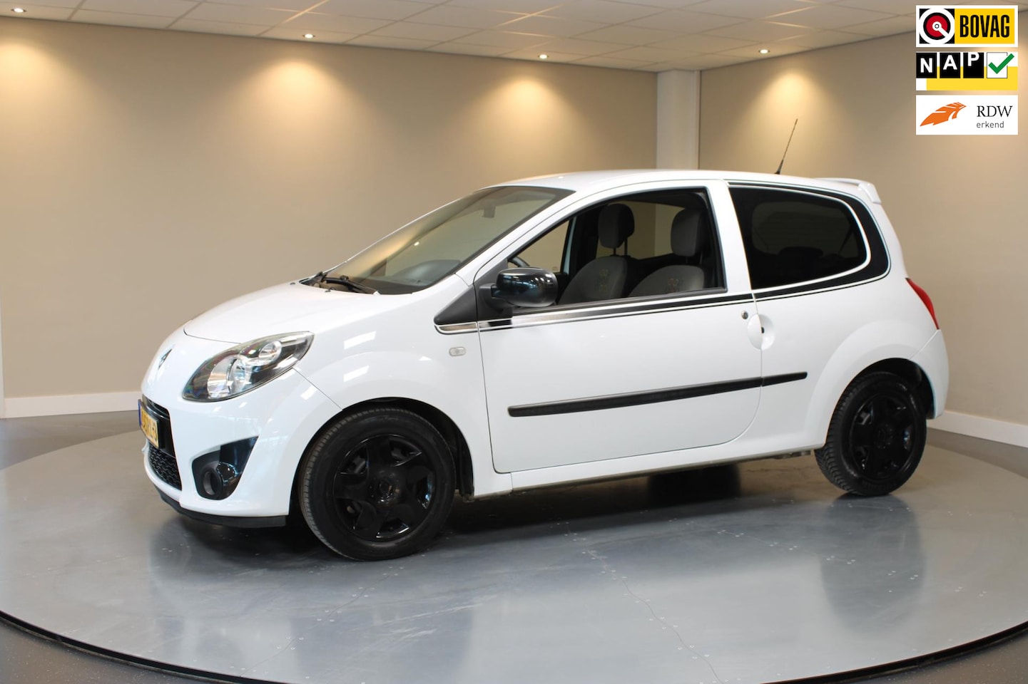 Renault Twingo - 1.2-16V Collection *Grote beurt!* 4 Nieuwe All-seasons|Airco - AutoWereld.nl