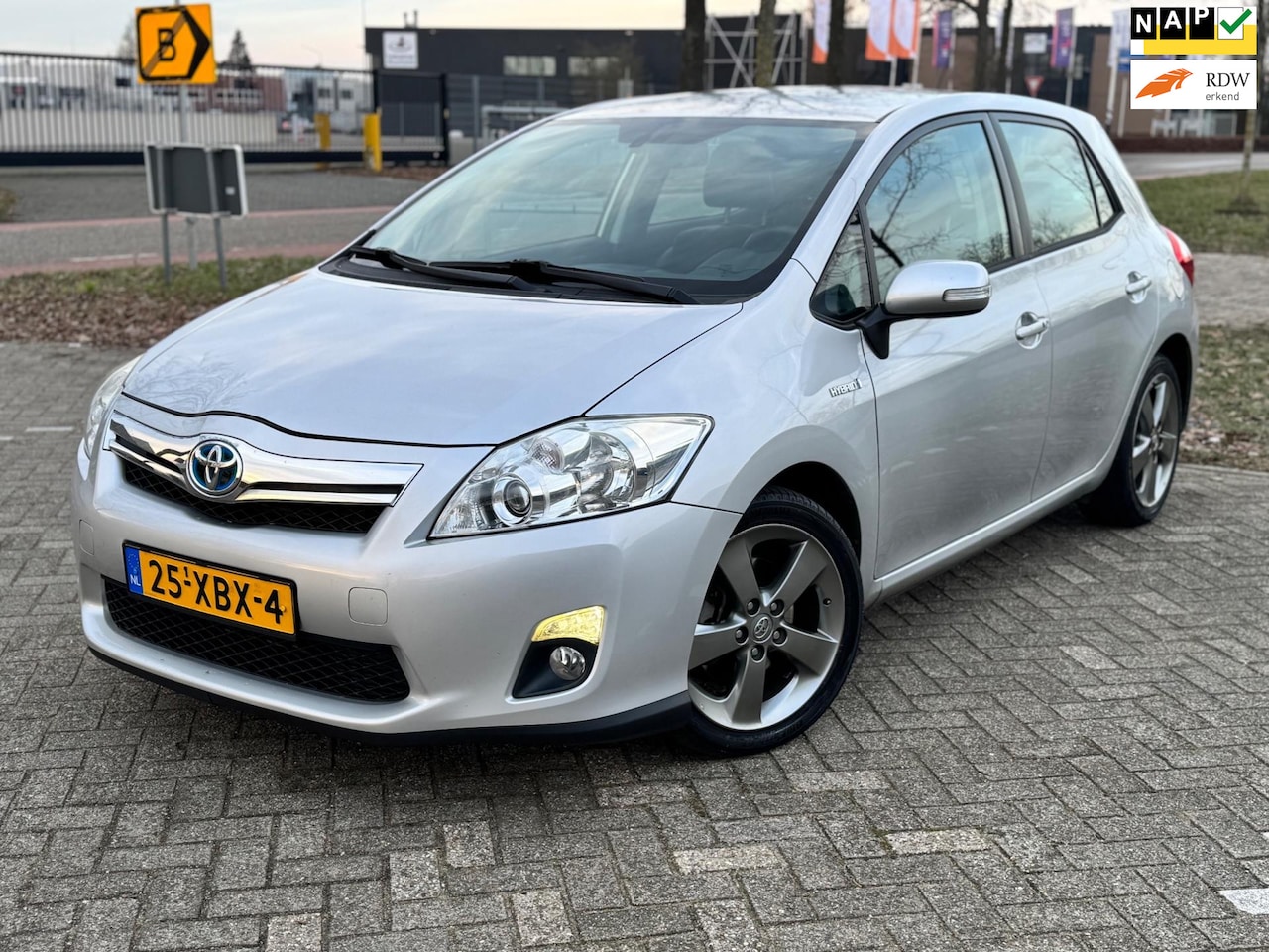 Toyota Auris - 1.8 Full Hybrid Executive/VOL OPTIES - AutoWereld.nl