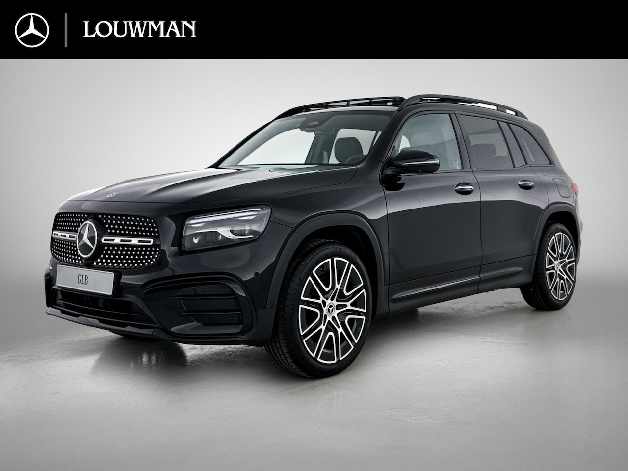 Mercedes-Benz GLB - 180 Business Solution AMG | AMG Line Plus pakket | Trekhaak | GUARD 360 ° Vehicle protecti - AutoWereld.nl