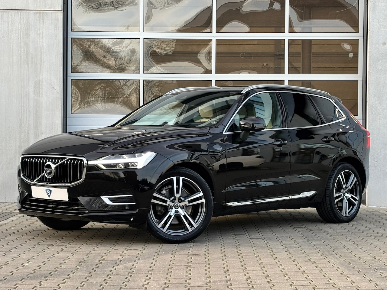 Volvo XC60 - 2.0 T8 Twin Engine AWD Inscription | Luchtvering | Bowers&Wilkins | Stoelventilatie - AutoWereld.nl