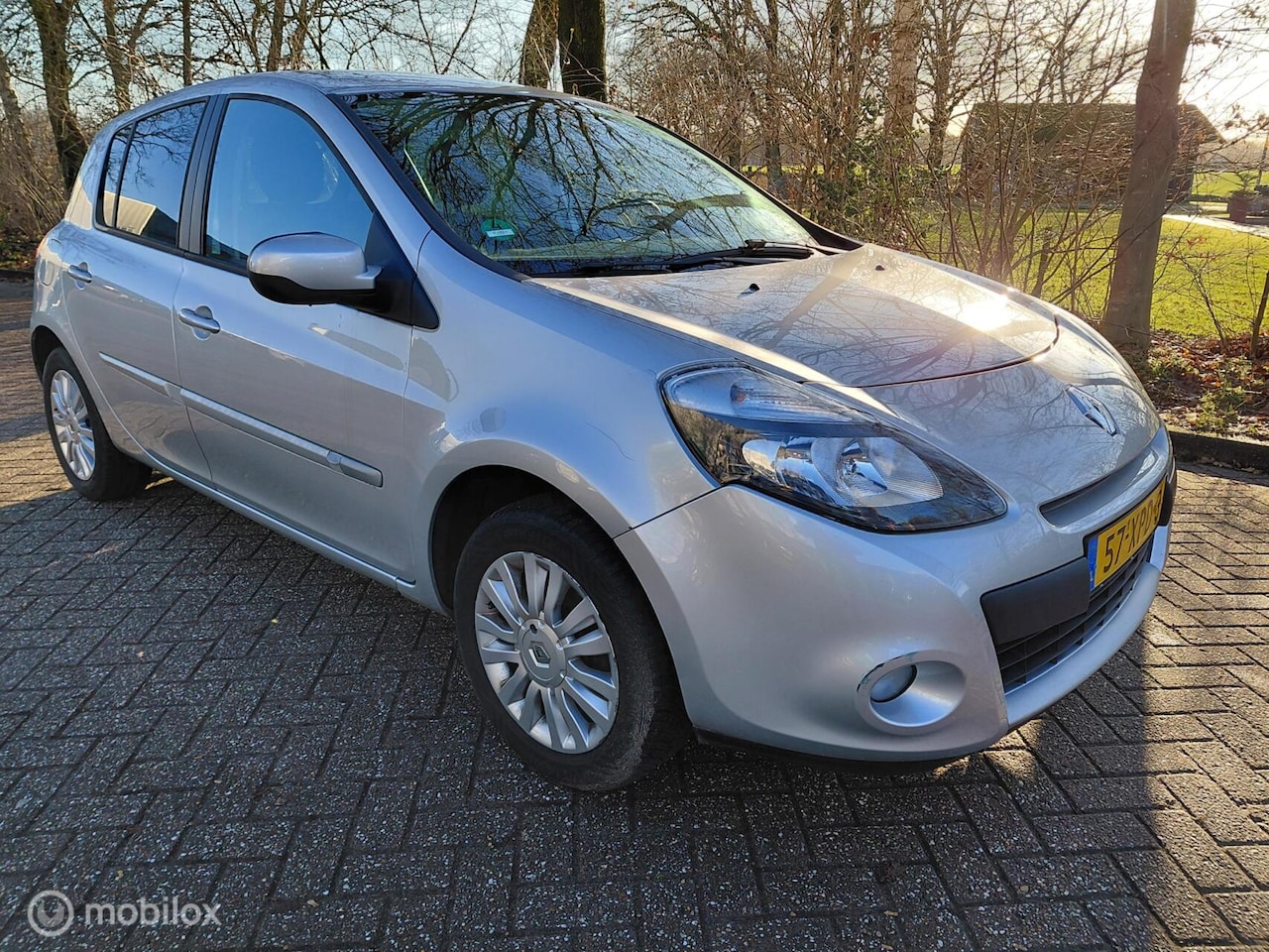 Renault Clio - 1.2 I Airco Cruise. Koppeling Matig APK 7-2026 - AutoWereld.nl