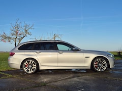 BMW 5-serie Touring - 520i High Executive 19"/trekhaak/nivo reg