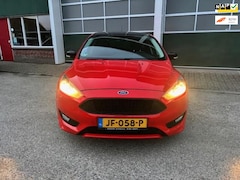 Ford Focus - 1.5 Red Edition 150 PK/ NAVI/AFN.TREKHAAK