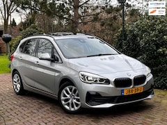 BMW 2-serie Active Tourer - 225xe High Executive|RIJKLAAR|Panorama| Harman/Kardon|*Slechts 28.000 km*|Dealer OH|*CarPl