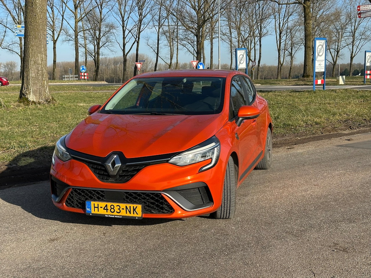 Renault Clio - 1.0 TCe R.S. Line Sportieve Clio RS Line | Orange Valencia | Full Options | Dealeronderhouden - AutoWereld.nl