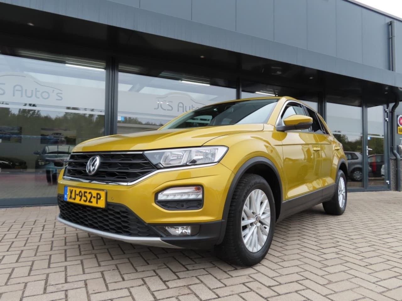 Volkswagen T-Roc - 1.0 TSI Style Ecc Navi 2x Pdc Trekhaak 2018 - AutoWereld.nl