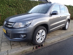 Volkswagen Tiguan - 2.0 TSI SPORTenST.4M-Navi-Blth-Pano-Schfdak-Trkh-Pdc