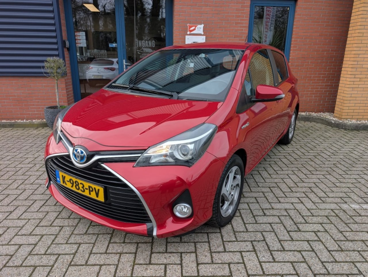 Toyota Yaris - 1.5 HYBRID ASPIRAT.AUTOMAAT, Airco, laneassist,stoelverwarming - AutoWereld.nl