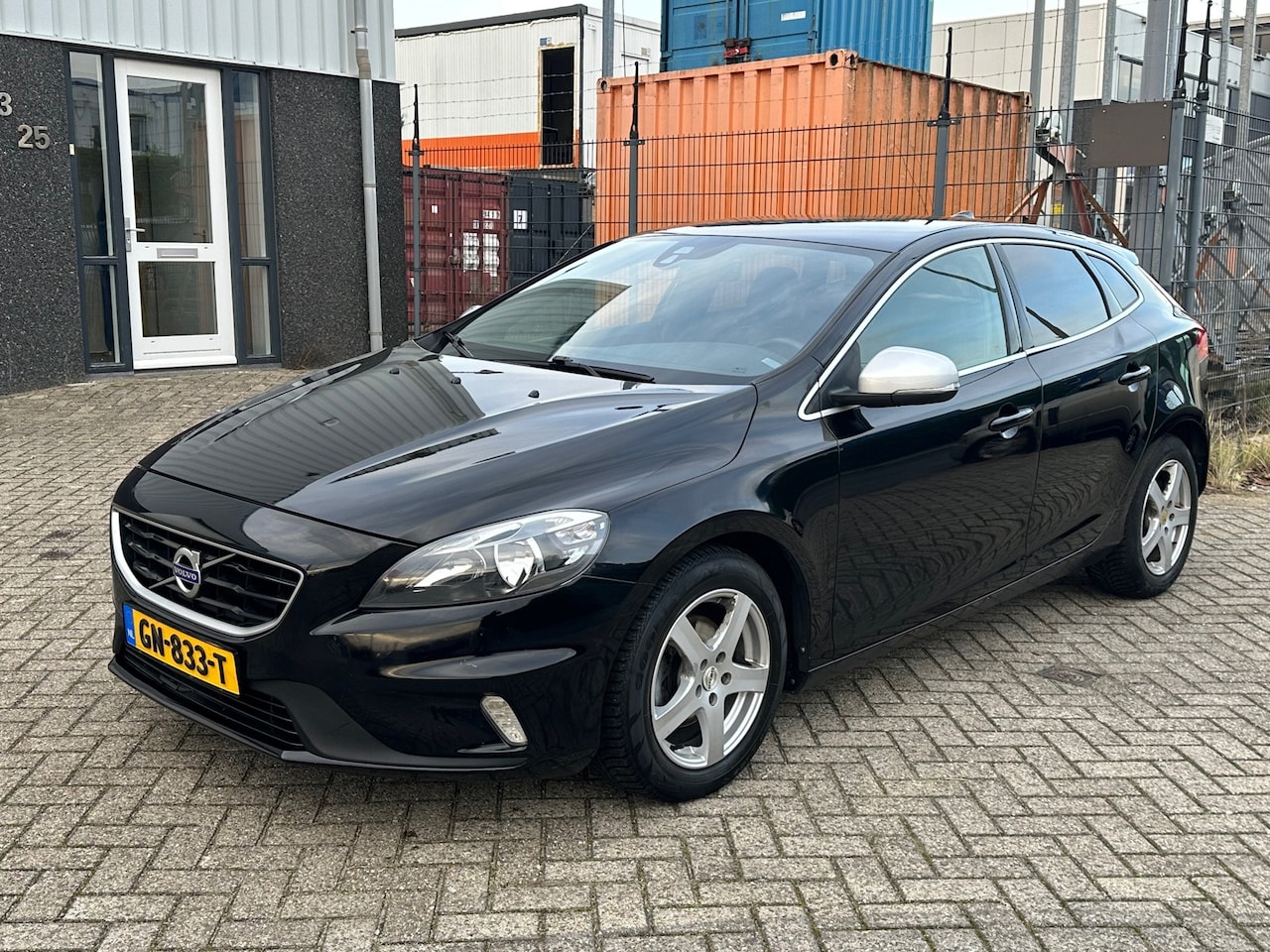 Volvo V40 - 2.0 D2 Ocean Race Business R-Design 2015 EURO 6 - AutoWereld.nl