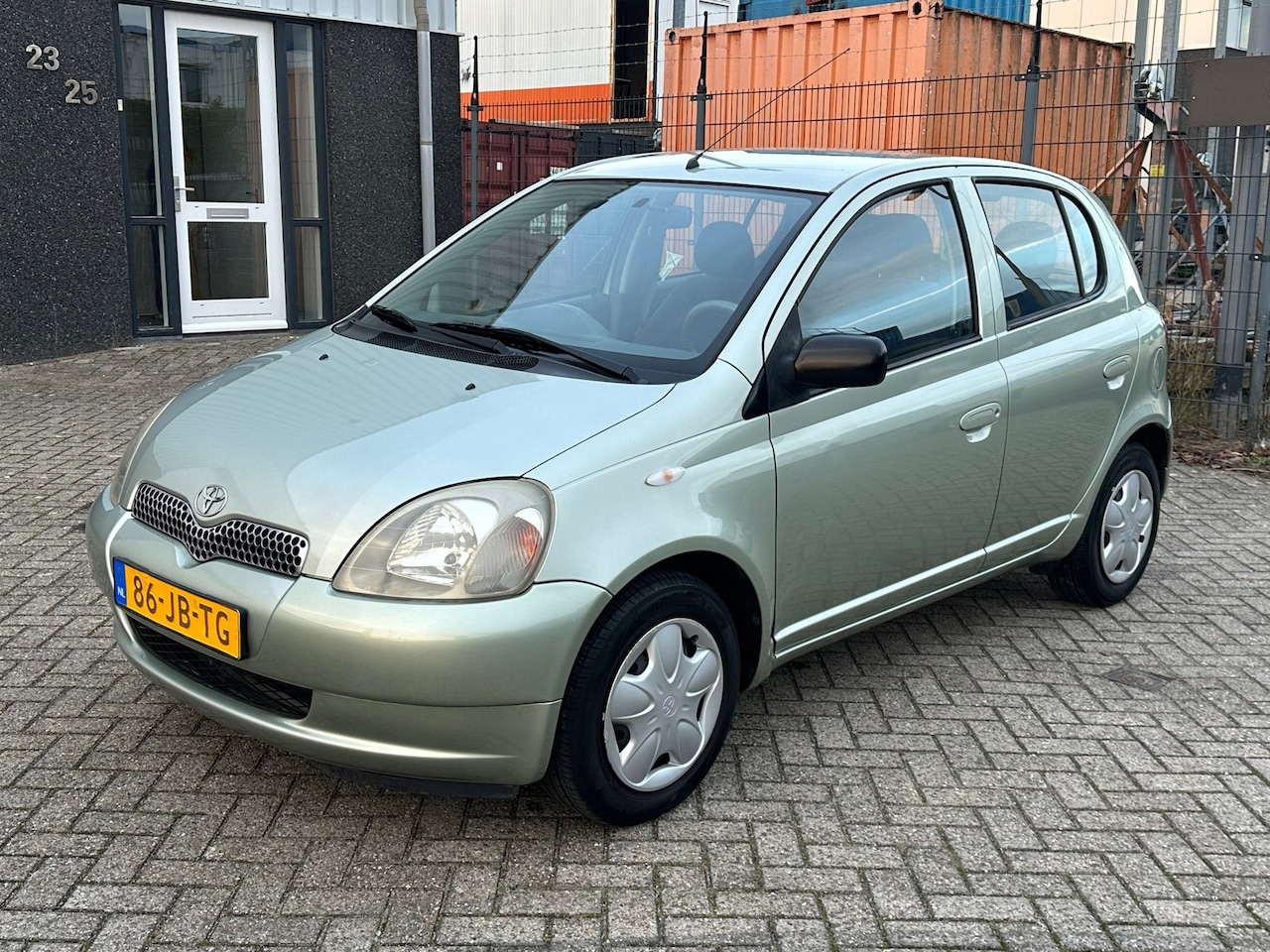 Toyota Yaris - 1.3-16V VVT-i Sol Automaat 2002 - AutoWereld.nl