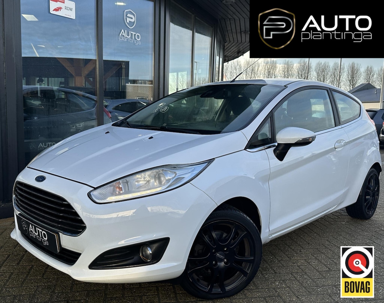 Ford Fiesta - 1.0 EcoBoost Titanium 101PK | Nette Staat | Parkeersensoren | Lichtmetalen Velgen | - AutoWereld.nl