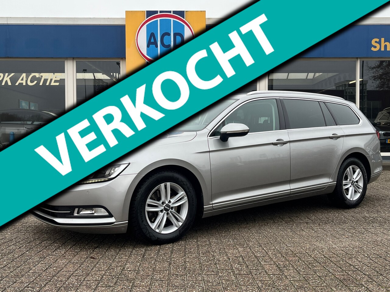 Volkswagen Passat Variant - 1.4 TSI Connected Series | Navigatie | Afn. Trekhaak | Zomer- en winterset | Led | - AutoWereld.nl
