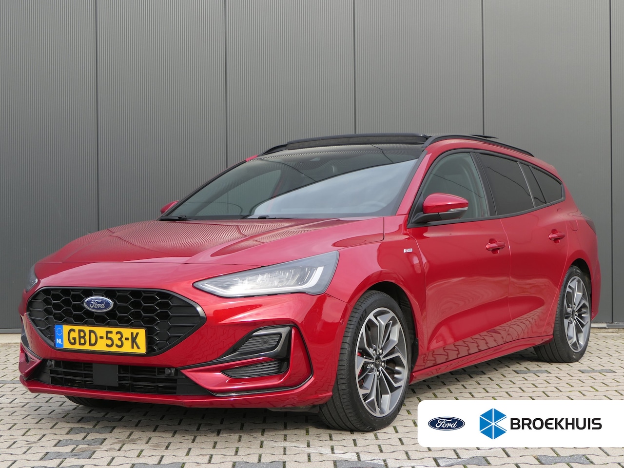 Ford Focus Wagon - 1.0 EcoBoost Hybrid ST Line X | Panoramadak | Winterpack | AGR Stoel | 18 Inch | B&O Audio - AutoWereld.nl