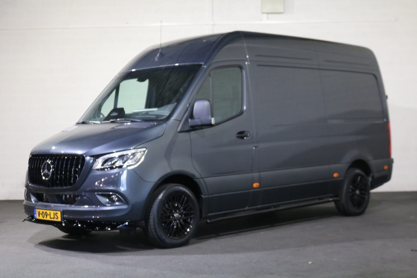 Mercedes-Benz Sprinter - 319 CDI L2 H2 Airco Navigatie 3.5T Trekhaak Camera Adap. Cruise - AutoWereld.nl