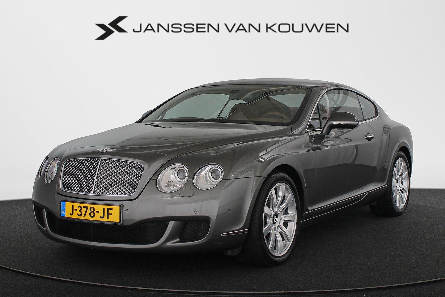 Bentley Continental GT - 6.0 W12 / Stipt onderhouden/ Bentley Certificaat / Keyless / Camera - AutoWereld.nl