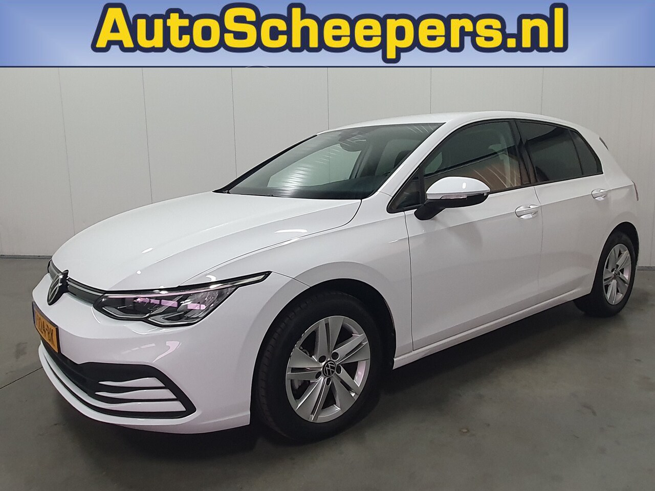 Volkswagen Golf - 1.0 eTSI Life Business NAVI/DIG.COCKPIT/LED/CLIMA/LMV - AutoWereld.nl