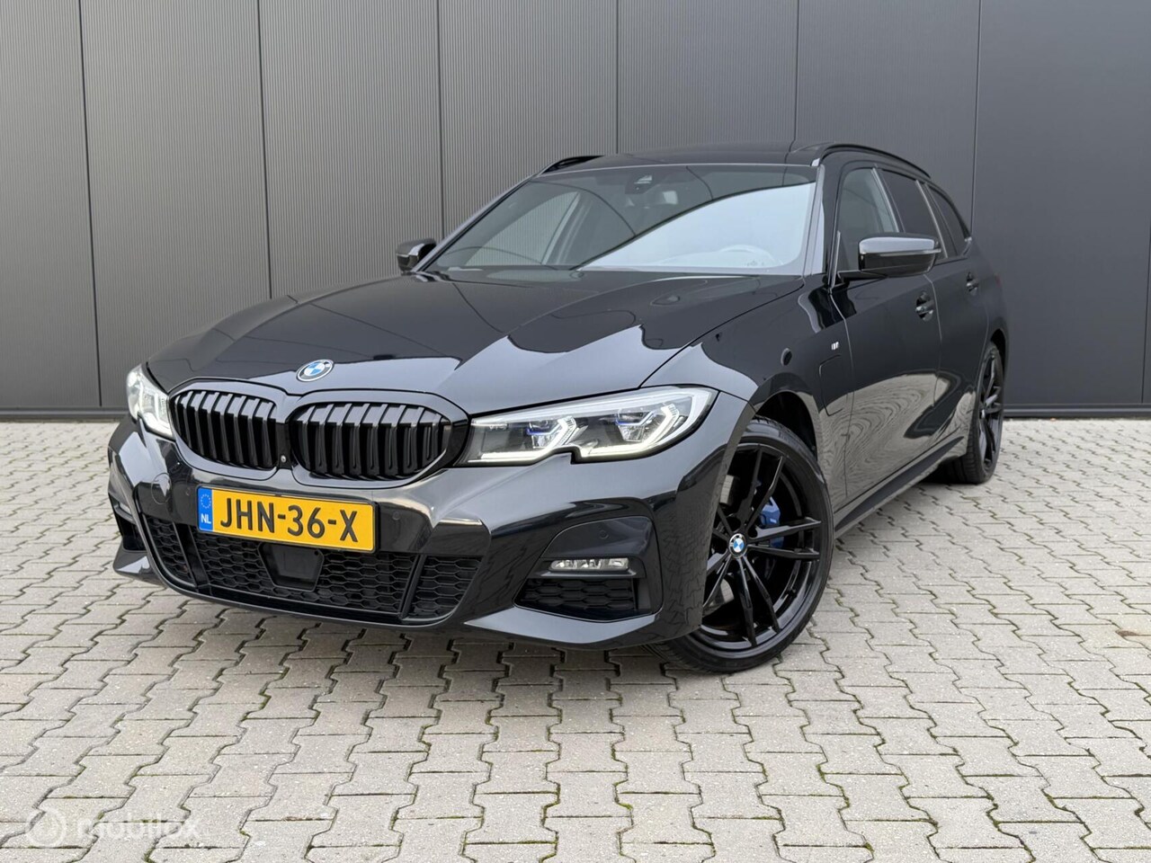 BMW 3-serie Touring - 330e M-Pakket/Laser/Trekhaak/H&K/360/vol! 330e High Executive - AutoWereld.nl