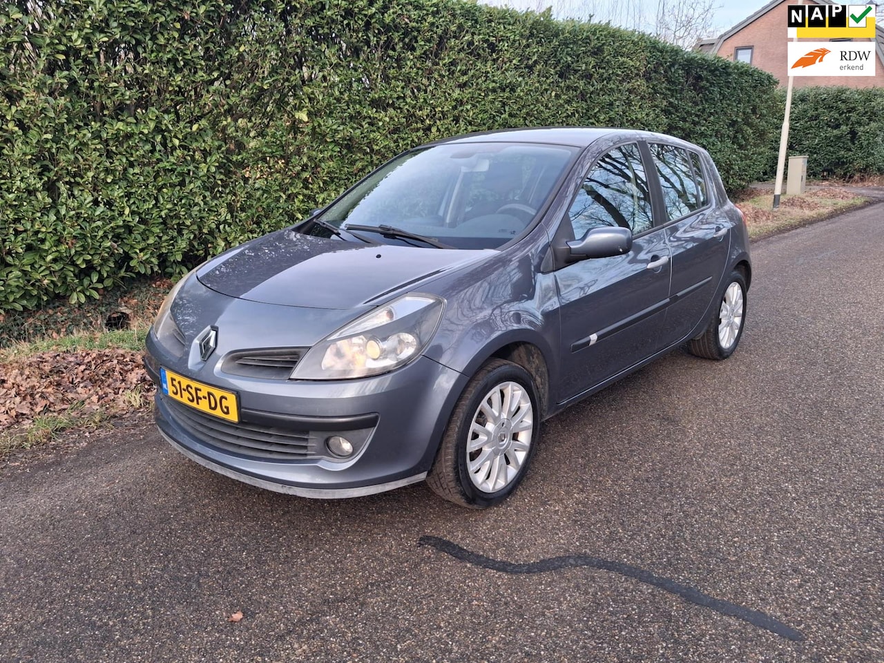 Renault Clio - 1.6-16V Dynamique Luxe apk 2027 - AutoWereld.nl
