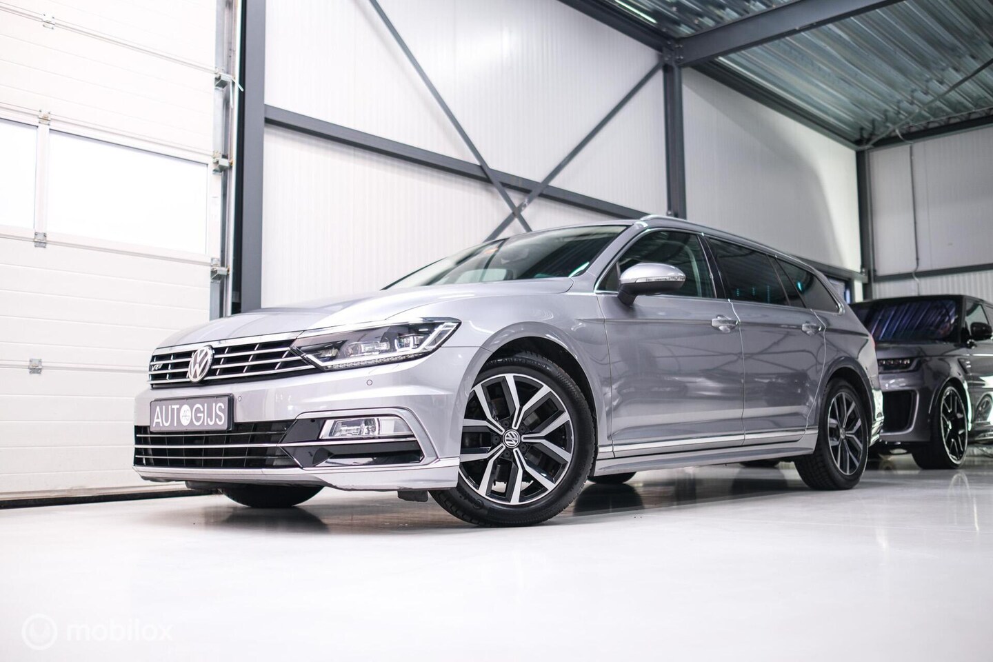 Volkswagen Passat Variant - 1.4 TSI ACT Highline Business R | VC | ACC | Camera | Alcantara | Trekhaak | Dealer onderh - AutoWereld.nl