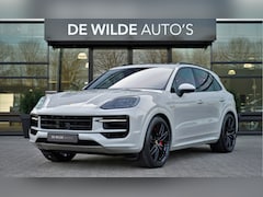 Porsche Cayenne - 3.0 S E-Hybrid SportDesign 520pk Krijt Pano SoftClose Trekhaak Head-up InnoDrive Keyless 3