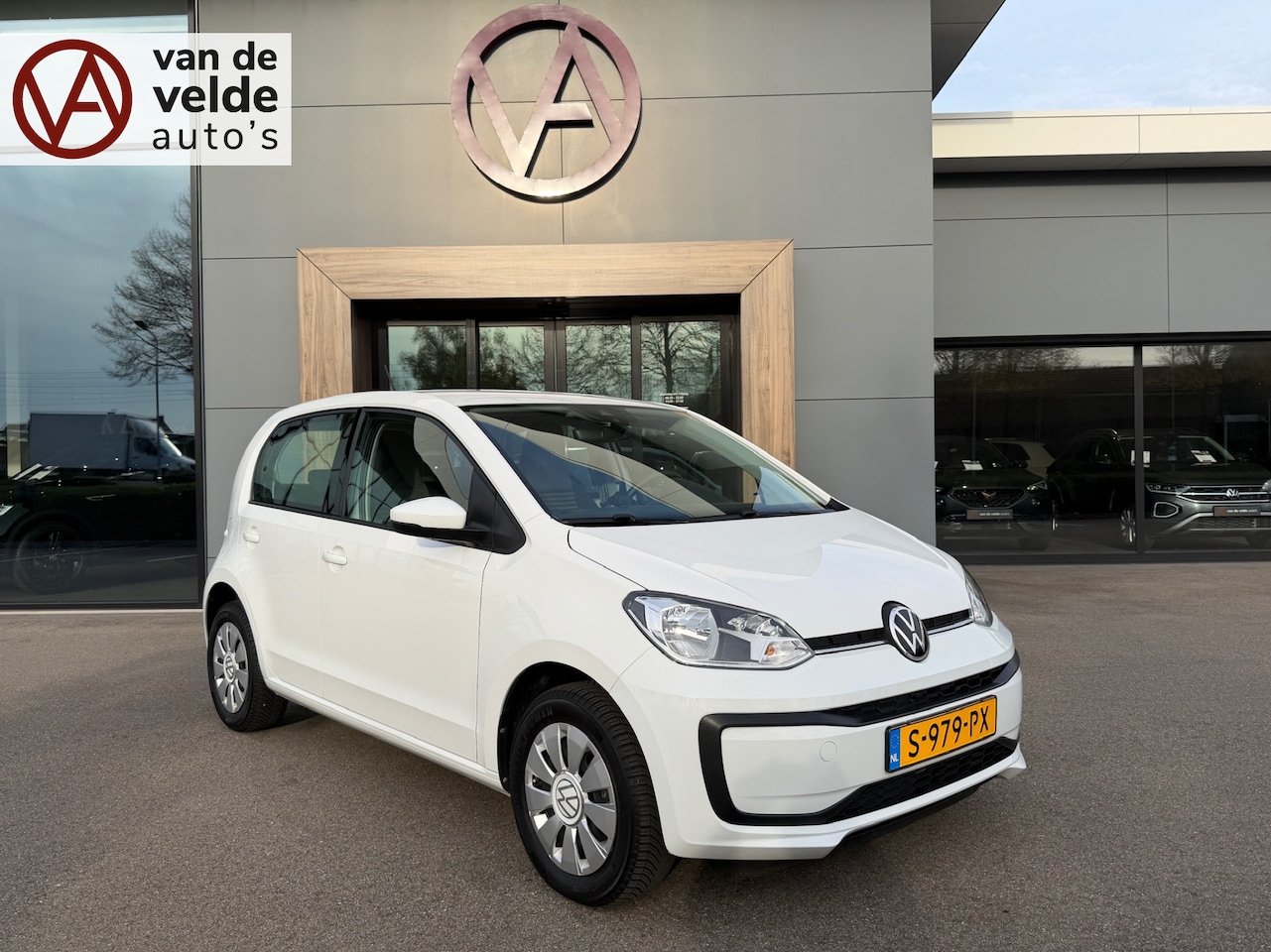 Volkswagen Up! - 1.0 BMT move up! 5-deurs | Airco | Bluetooth | Rijklaar incl. 1 jaar Bovag garantie - AutoWereld.nl
