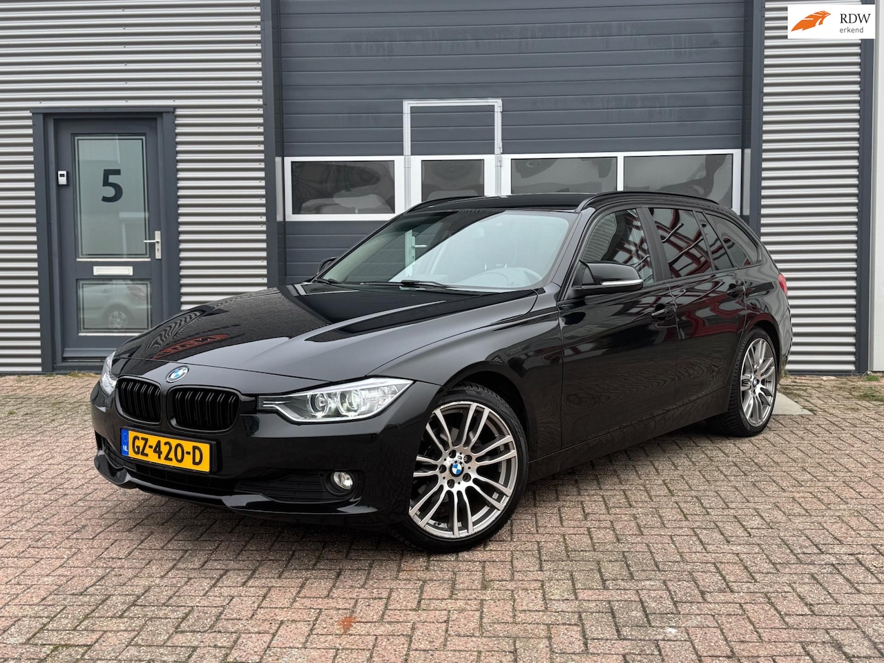 BMW 3-serie Touring - 316i NAVI / ELEK KLEP / LED / XENON / CRUISE - AutoWereld.nl