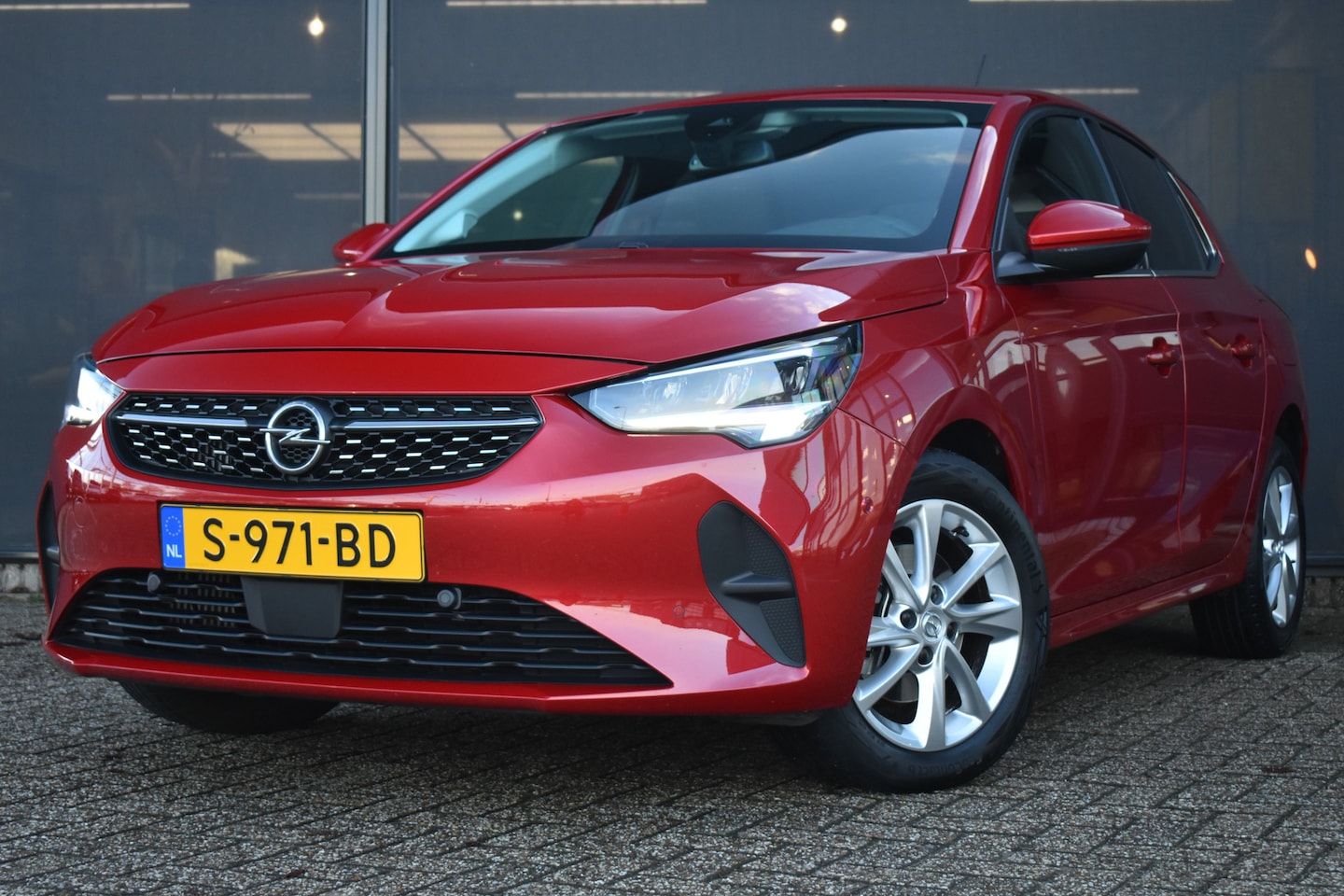 Opel Corsa - 1.2 Turbo Elegance 100pk | Navigatie | Dodehoek-Detectie | Full-LED | Achteruitrijcamera | - AutoWereld.nl