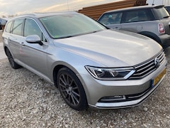 Volkswagen Passat Variant - 2015 * 2.0 TDI Highline *MOTOR DEFECT *MOTOR SCHADE