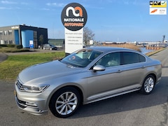 Volkswagen Passat - 2015 * SEDAN * 2.0 TDI R - LINE * EURO 6 * DIGITAL DASH * FULL PAKET TOP CAR