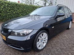 BMW 3-serie Touring - 318i Business Line CLIMAT/CRUISE/NAVI/LEER 143PK