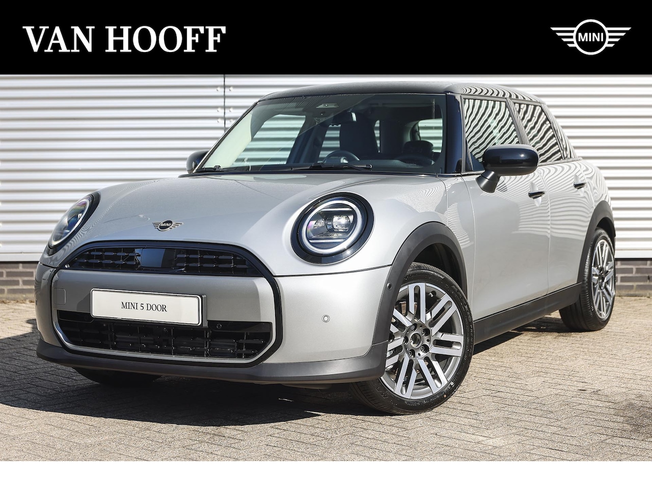 MINI Cooper - Hatchback C Automaat / Classic / Pakket M / 17 inch Parallel Spoke 2-tone - AutoWereld.nl