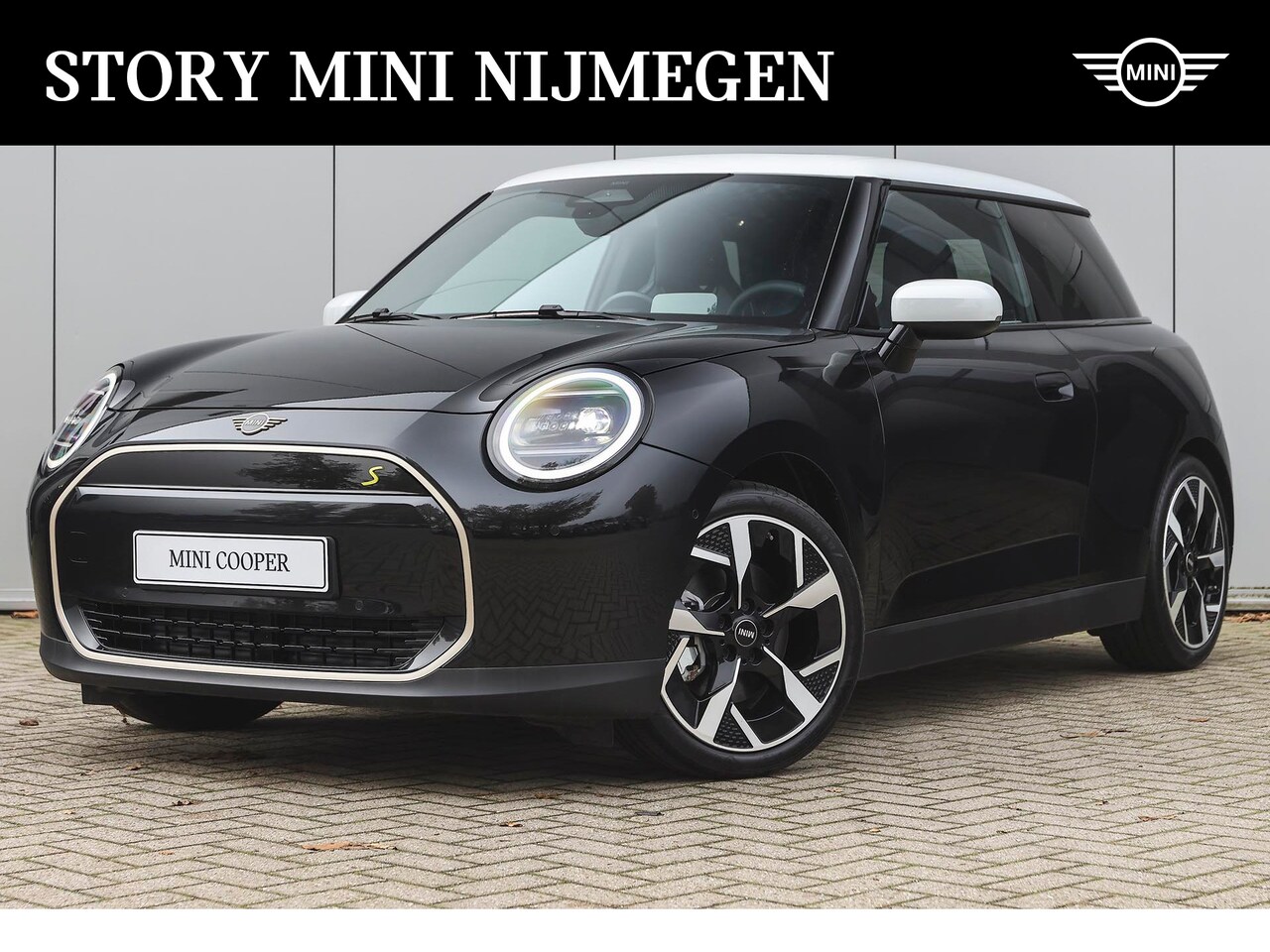 MINI Mini-Electric - Hatchback Cooper SE / Favoured Trim / Pakket M / 18 inch Slide Spoke 2-tone - AutoWereld.nl