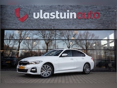 BMW 3-serie - 320e Business Edition Plus , Panoramadak, Leer, Carplay,