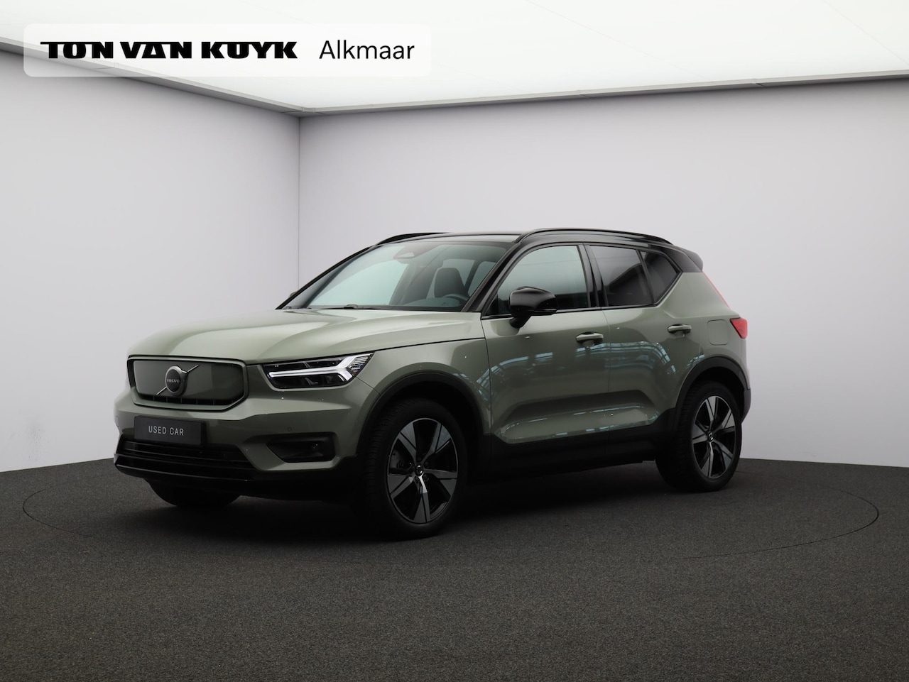 Volvo XC40 - Recharge P8 AWD R-Design / Trekhaak / Privacy glass / Leder / Elektr. bed. stoelen / Stoel - AutoWereld.nl