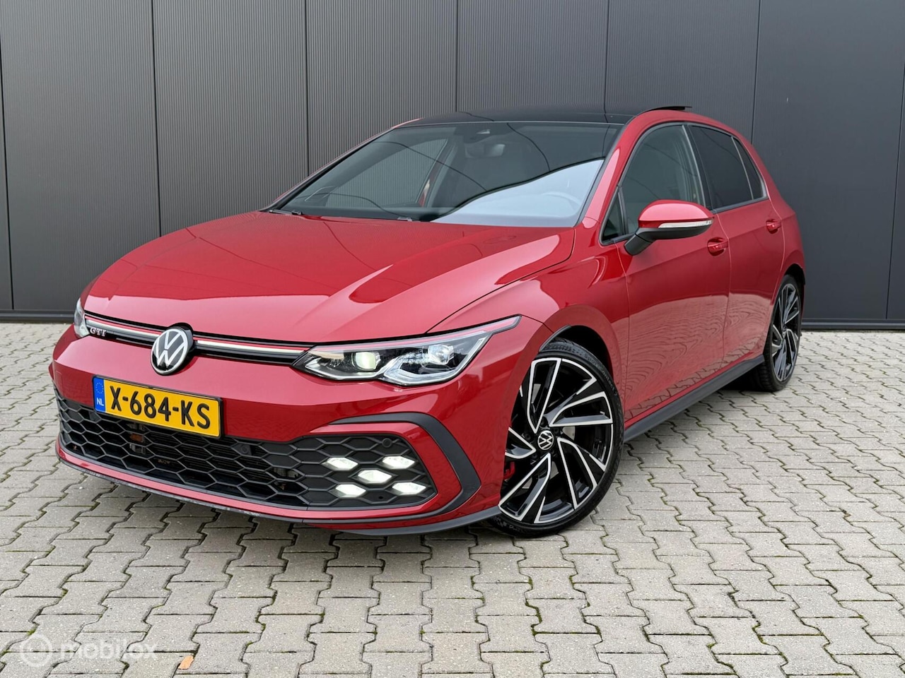Volkswagen Golf - 2.0 TSI GTI/Pano/IQ/H&K audio/19 inch/ACC! - AutoWereld.nl