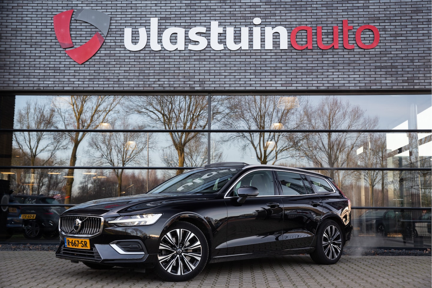Volvo V60 - 2.0 B3 Plus Bright 2.0 B3 Plus Bright , Panoramadak, Harman/Kardon, Adap. cruise, - AutoWereld.nl