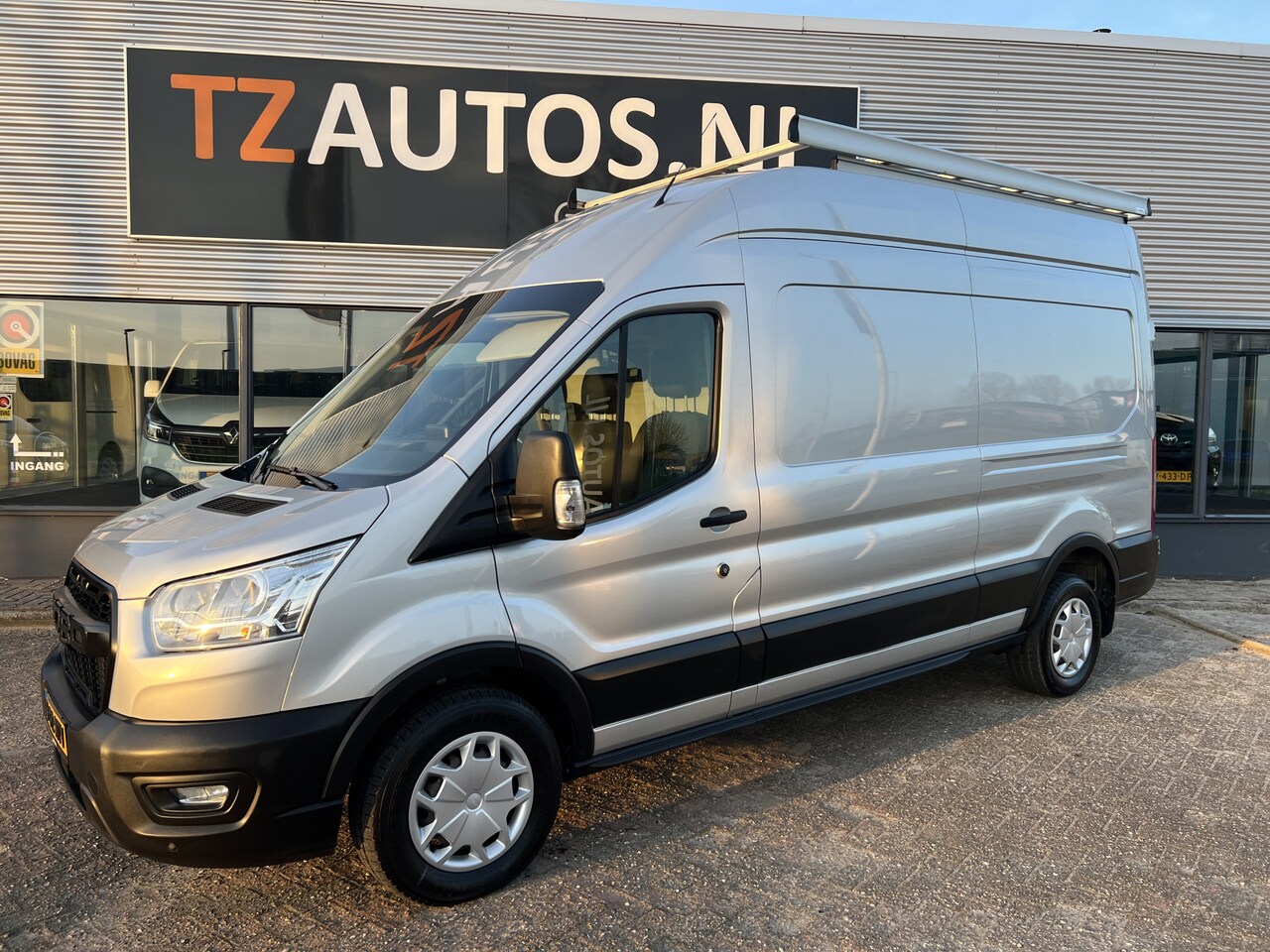 Ford Transit - 350 2.0 TDCI L3H3 Trend RWD 350 2.0 TDCI L3H3 Trend RWD Automaat - AutoWereld.nl