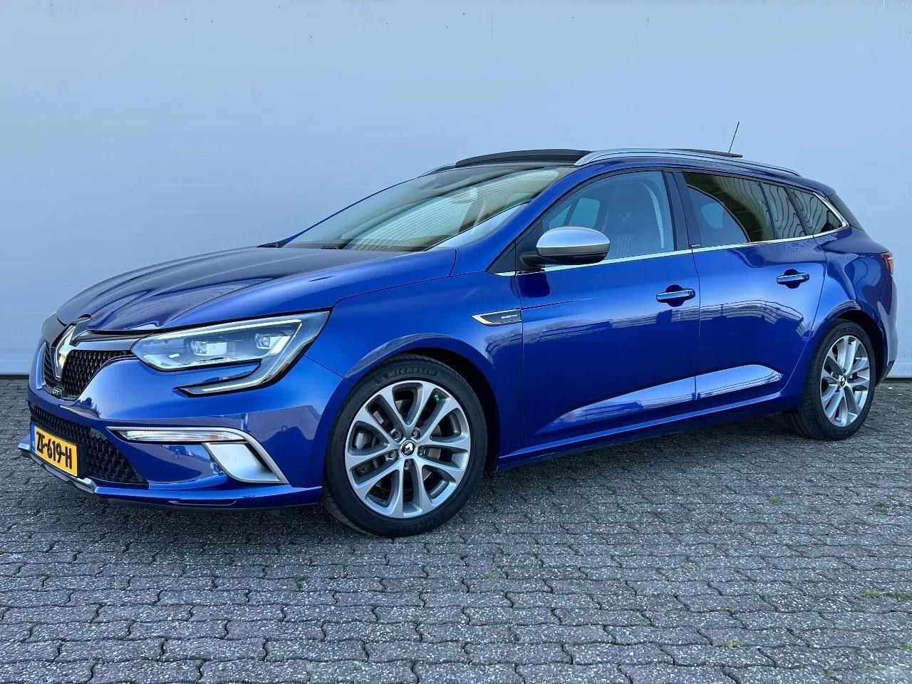 Renault Mégane - 1.6 TCe, GT 205 PK, 4Control, Schuifdak, Trekhaak - AutoWereld.nl