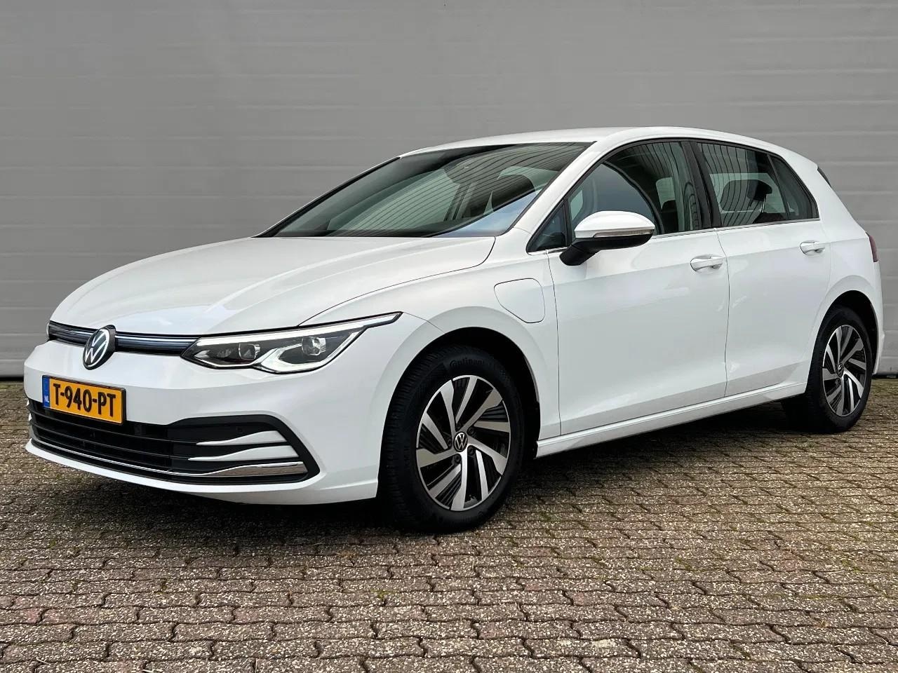 Volkswagen Golf - 1.4 eHybrid PHEV 204 PK | SOH 92% | Style | Trekhaak | Keyless | Camera | Carplay | Virtua - AutoWereld.nl