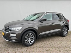Volkswagen T-Roc - 1.5 TSI 150 PK | DSG | Style | NL auto van 1e eigenaar | Dealeronderh. | Nieuwstaat