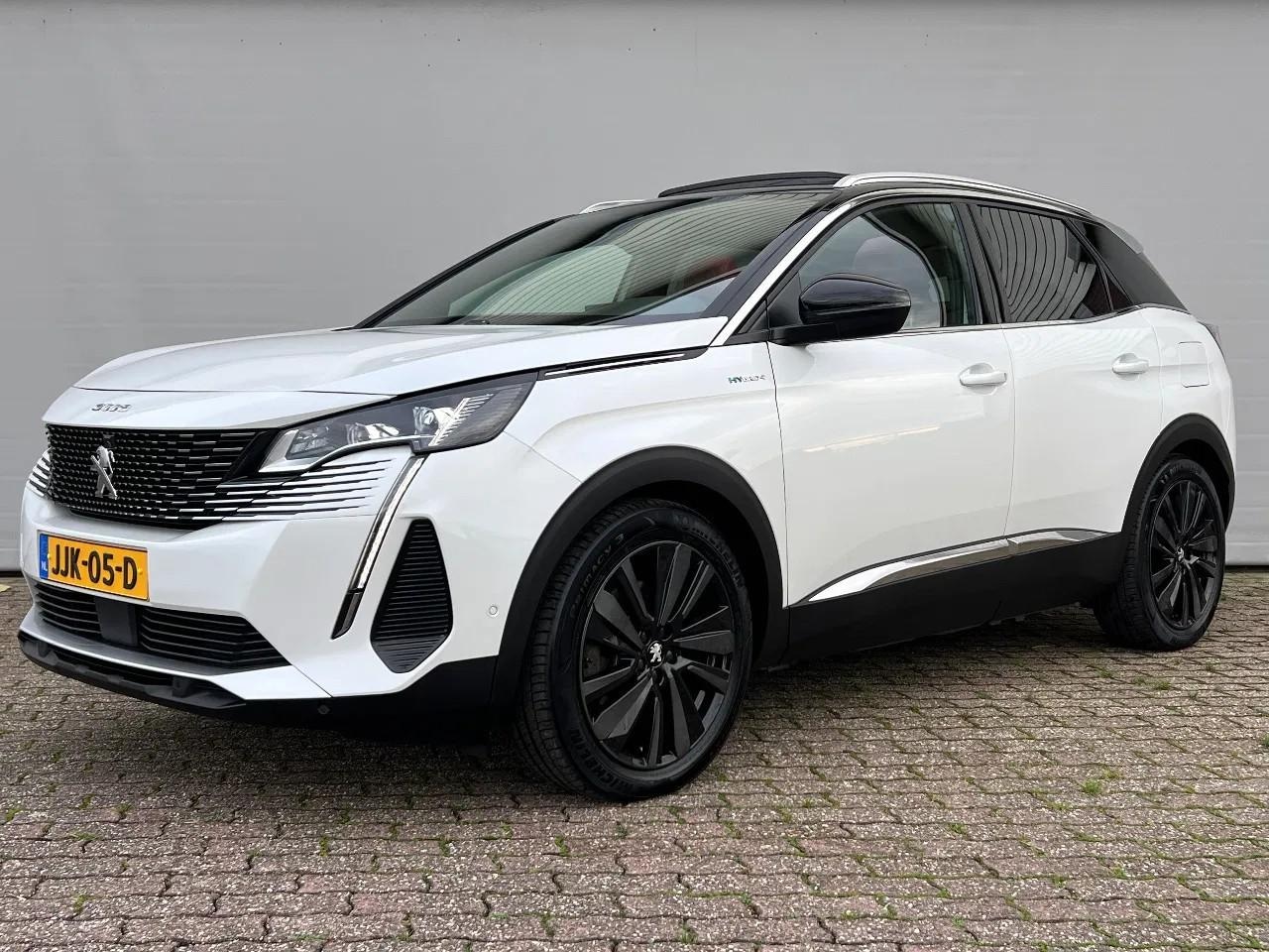 Peugeot 3008 - 1.6 HYbrid4 300 GT | SOH 99,5% | 19'' | Rood Nappaleder | Massage | Keyless | Trekhaak | 3 - AutoWereld.nl