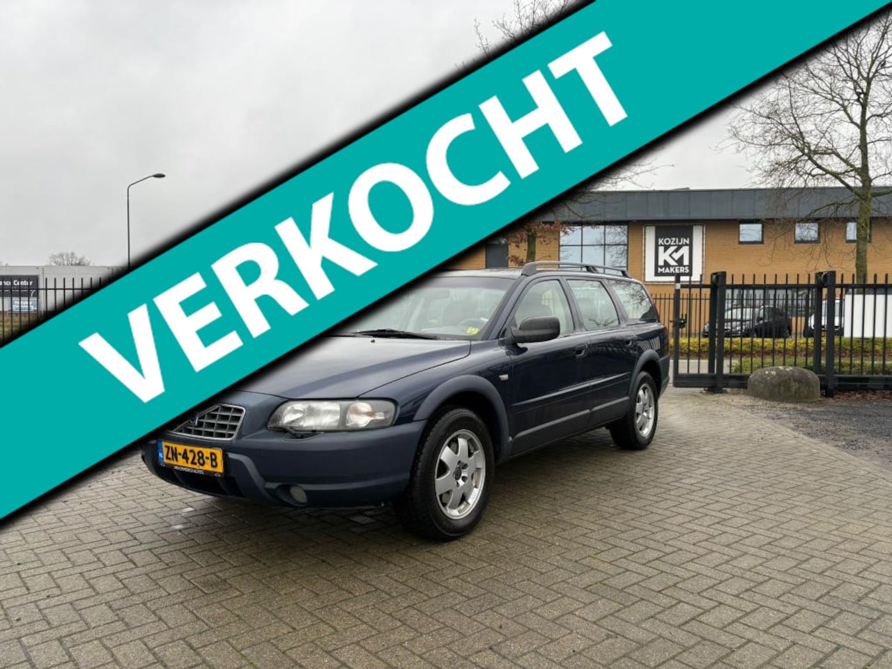Volvo XC70 - 2.4T AWD | Ocean Blue | Handgeschakeld | Voordelig - AutoWereld.nl